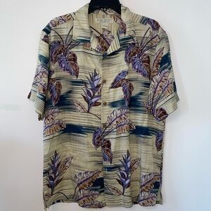 Island Republic Monsterra Leaf Pattern Hawaiian style Silk Shirt Size Medium